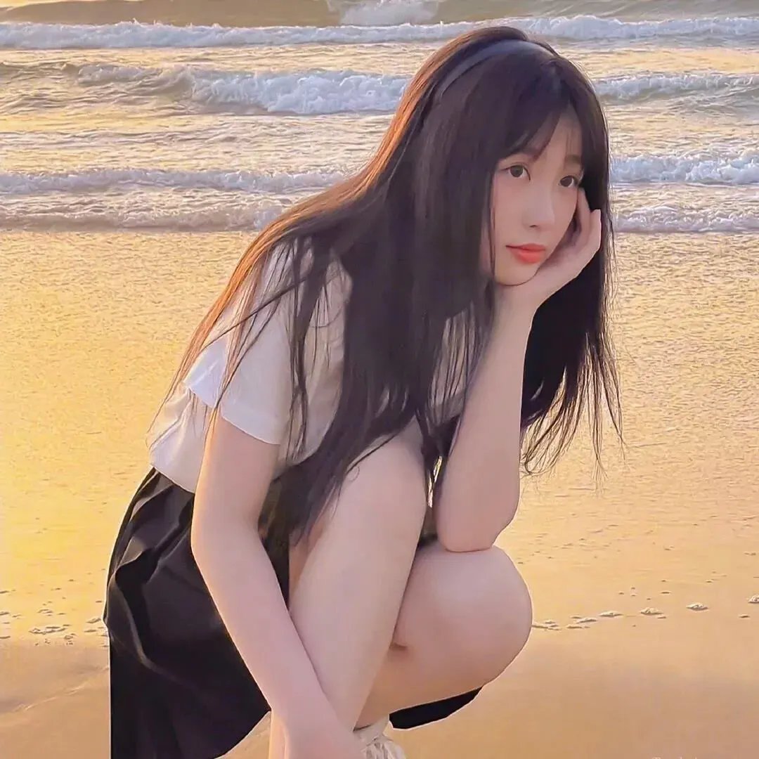 八月月亮的五个娃娃